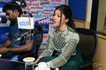 Mahanubhavudu Movie Team At Radio City